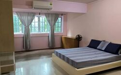 Blk 240 Lorong 1 Toa Payoh (Toa Payoh), HDB Executive #572285921